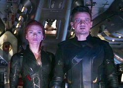 Đạo diễn 'Avengers: Endgame' tiết lộ về kịch bản ban đầu cho Black Widow, chia sẻ hình ảnh của Stan Lee cùng ekip