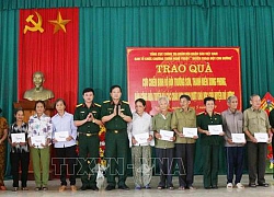 Đoàn công tác Tổng cục Chính trị thăm, tặng quà cựu bộ đội Trường Sơn