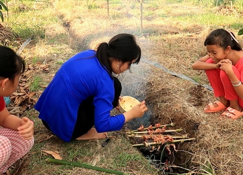 Ếch đồng đầu mùa nướng muối ớt