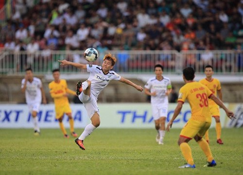 HAGL 2-0 Nam Định: HLV Lee Tae Hoon thận trọng với chiến thắng đầu tay