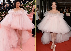 Lần đầu dự Met Gala, cô gái mồ côi gốc Việt tỏa sáng như 1 viên kẹo ngọt giữa dàn sao siêu "chặt chém"