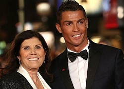 Mẹ Ronaldo đăng dòng trạng thái... 'nhầm hàng'