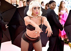 Nhăm nhe búng tay chinh phục Met Gala 2019, Lady Gaga đeo 5 viên "đá vô cực" siêu khủng trị giá 40 tỷ