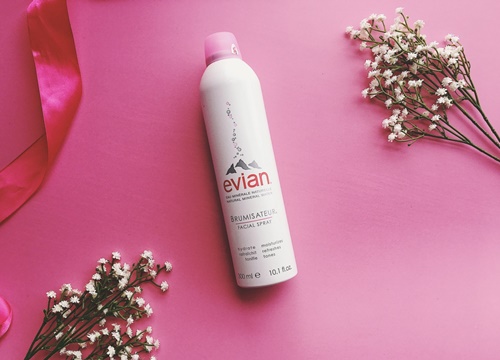 [REVIEW] Xịt khoáng Evian- Vị cứu tinh cho thời tiết nắng nóng