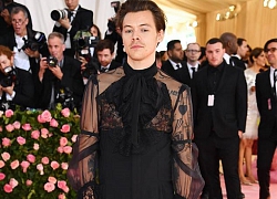 Từ Met Gala mới lộ ra Harry Styles là fanboy chính hiệu của một girlgroup chỉ vừa ra mắt chưa đầy 1 năm