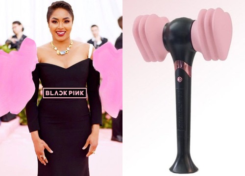 Chiếc váy tại Met Gala 2019 gây chú ý vì 'i xì đúc' cây lighstick của Black Pink