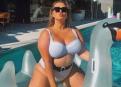 Siêu mẫu 'béo' Hunter McGrady tự tin chụp hình cho tạp chí áo bơi Sports Illustrated