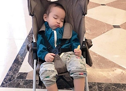 &#8220;Thánh ngủ gật&#8221; hội hot kid: Đáng yêu như Sữa chủ tịch nhà Hằng Túi, 10 lần đi bơi lăn ra ngủ cả 10!