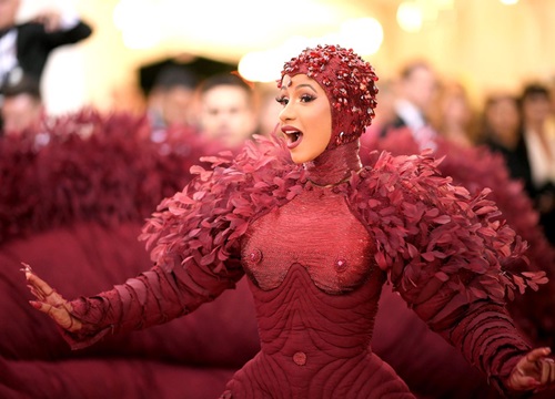 "Vác" cặp nhũ hoa trị giá tới 12 tỷ VNĐ đến Met Gala 2019, Cardi B mà lố số 2 thì không ai dám nhận số 1