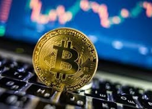 Bitcoin "chọc thủng" đỉnh 8.100 USD, phố Wall nhuốm màu đỏ