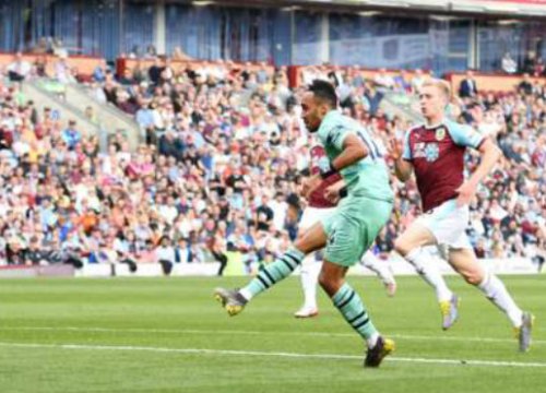 Burnley - Arsenal: "Báo đen" rực sáng, kết liễu phút 90+4