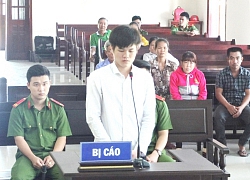 Đâm hàng xóm tử vong, nam thanh niên lãnh án 20 năm tù