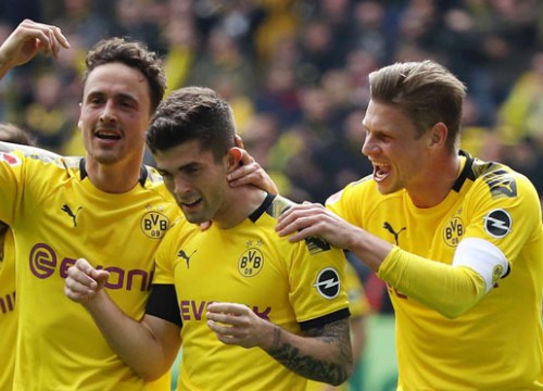 Dortmund - Dussedorf: Rượt đuổi điên rồ, thắp sáng cửa vô địch