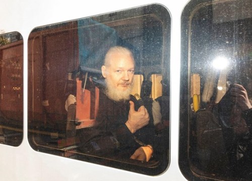 Ecuador sẽ trao tài liệu về ông chủ WikiLeaks Julian Assange cho Mỹ