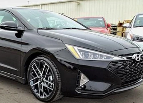 Hyundai Elantra 2019 đã được một số đại lý tại Việt Nam nhận đơn đặt cọc