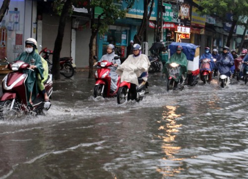 Thời tiết ngày 13/5: Nam Bộ mưa dông diện rộng, đề phòng lốc, sét, mưa đá, gió giật mạnh