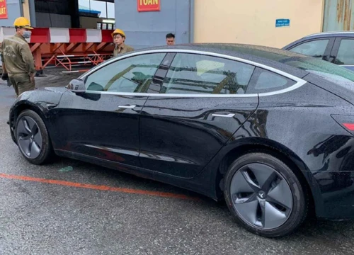 Xe sang bán chạy nhất tại Mỹ năm 2018 - Tesla Model 3 - bất ngờ cập cảng Việt Nam