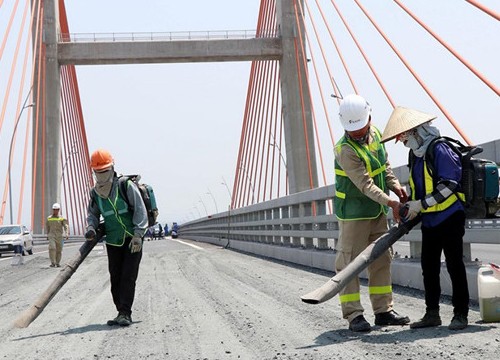 Dự kiến trước 30.5 hoàn thành 'bù vênh' cầu Bạch Đằng