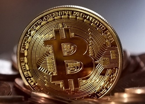 Giá Bitcoin hôm nay 15.5: Tăng "phi mã", phá đỉnh 8300 USD