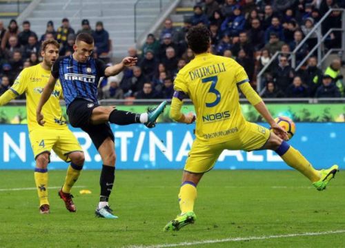 Inter Milan - Chievo: Tấm thẻ đỏ & đòn "trời giáng" phút 86