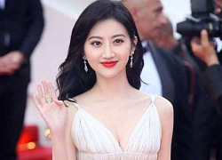 &#8216;Mỹ nữ Bắc Kinh&#8217; thanh minh chuyện bị giục trên thảm đỏ Cannes