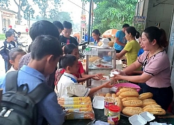 Nghệ An: Vợ chồng thầy cô giáo nấu hàng trăm suất ăn sáng miễn phí cho học trò nghèo