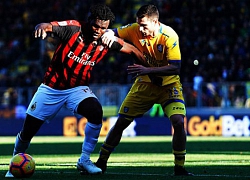 AC Milan - Frosinone: Tuyệt phẩm sút phạt, 9 phút định đoạt