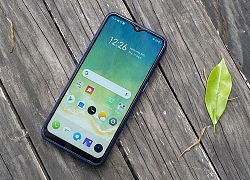 Ảnh thực tế Realme C2 với mặt lưng hiệu ứng kim cương, giá tốt