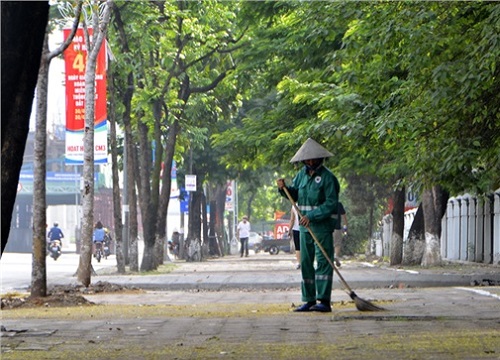 Chủ shop thời trang không đóng tiền rác và đã từng đánh lao công cách đây một năm trước?