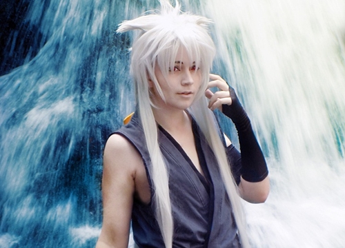 Cosplay cực chất chàng soái ca tóc trắng Kogitsunemaru