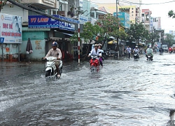 Mưa lớn, nhiều tuyến đường thành phố Bạc Liêu chìm trong nước