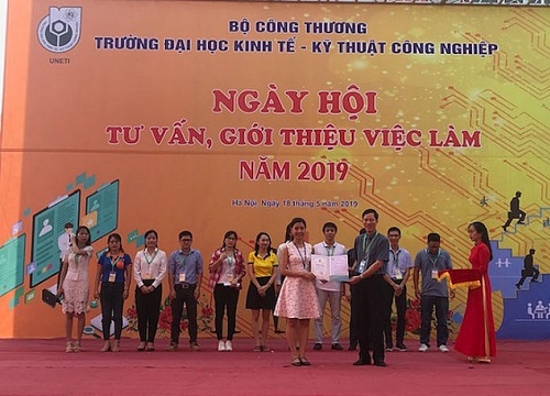 Ngày hội tư vấn giới thiệu việc làm tại Trường đại học Kinh tế Kỹ thuật Công nghiệp