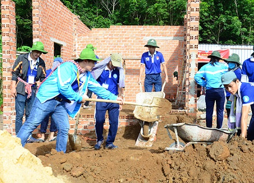 Nghỉ hè, đừng ôm sách đến trường nữa!