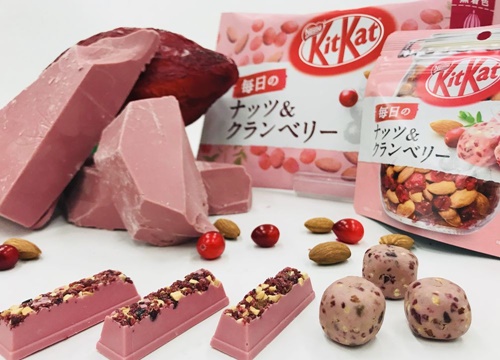 Nhật Bản quả không hổ là "thánh địa" Kit Kat, đến cả vị "đá quý" như ruby hồng ngọc cũng có