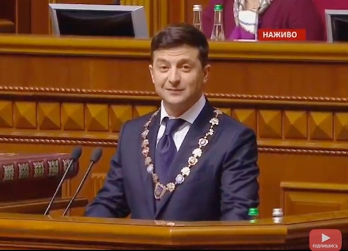 Nóng : Zelensky nhậm chức tổng thống, thề trung thành với Ukraine