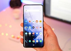 So sánh OnePlus 7 Pro với iPhone Xr: Smartphone nào đáng mua hơn?