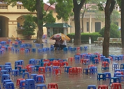 Bế giảng ngày mưa: Đến ngày chia tay thời học sinh cũng ngập tràn những khoảnh khắc 'để đời' đáng nhớ