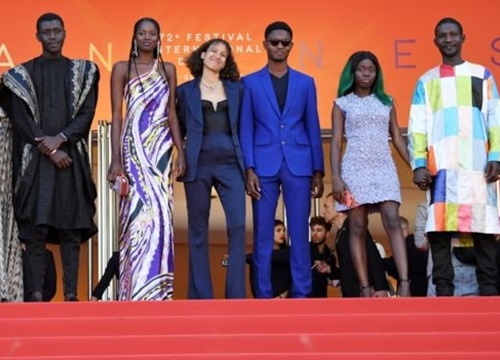 Nữ đạo diễn Mati Diop làm nên lịch sử tại Cannes 2019