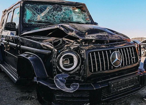 'Bãi rác ô tô' đầy xe sang tại Dubai: Lamborghini Urus, Mercedes-Benz G-Class nhiều như nấm, Batmobile cũng có