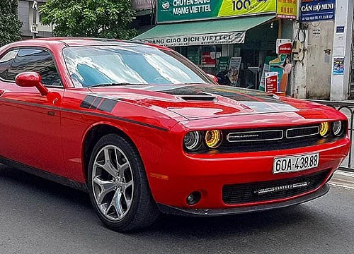 Chạm mặt hàng hiếm Dodge Challenger SXT của nữ "nài cứng" từ Đồng Nai