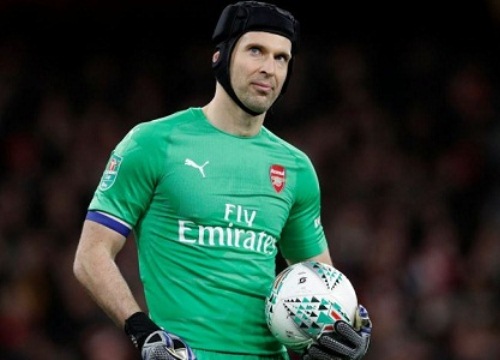 David Seaman nghi ngờ Chelsea tuồn tin đồn về Petr Cech