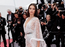 Thảm đỏ LHP Cannes 2019 ngày 11: Mỹ nhân ngực lép hở bạo; người đẹp gặp sự cố được 2 bạn diễn quỳ gối cột dây giày