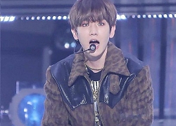 Trên sân khấu cool ngầu là thế, Baekhyun (EXO) khi gặp thần tượng cũng hóa fanboy ngại ngùng như bao người