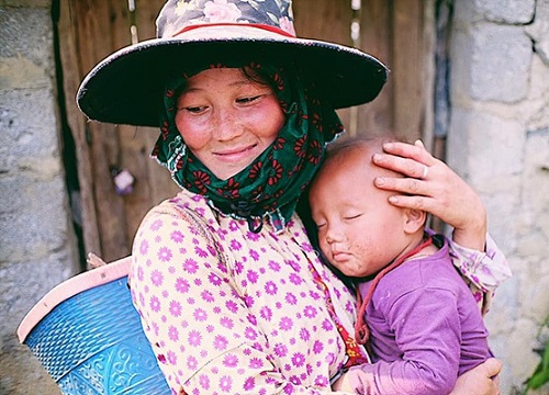 'Đi hết Hà Giang chỉ để gom về một vườn trẻ' - bộ ảnh 'cưng muốn xỉu' của cô nàng phượt thủ 9X