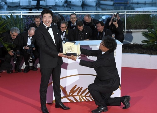 Giành giải Cành cọ Vàng tại Cannes 'Ký sinh trùng' được mong ngóng ở quê nhà Hàn Quốc