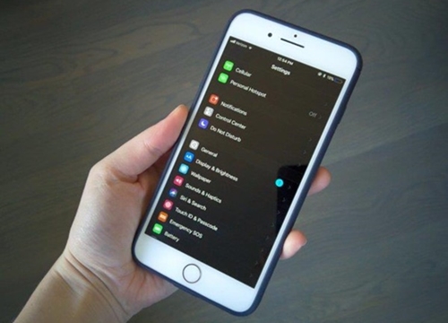 iOS 13 lộ diện - Dark Mode, nhiều ứng dụng được làm mới