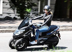 Piaggio lấy máy Vespa GTS 300 2019 trang bị cho xe ga lạ lùng MP3 300 hpe