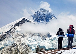 Tắc đường đến chết ở Everest: Thỏa mãn niềm đam mê hay chỉ là "check-in" cho bằng thiên hạ cùng góc khuất đáng sợ "mạnh ai nấy sống"