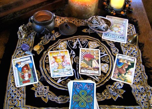 Tử vi hôm nay (29/5) qua lá bài Tarot: Tìm kiếm sự chú ý