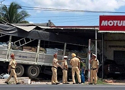 Bình Thuận: Liên tiếp xảy ra hai vụ tai nạn xe tải đâm thẳng vào nhà dân